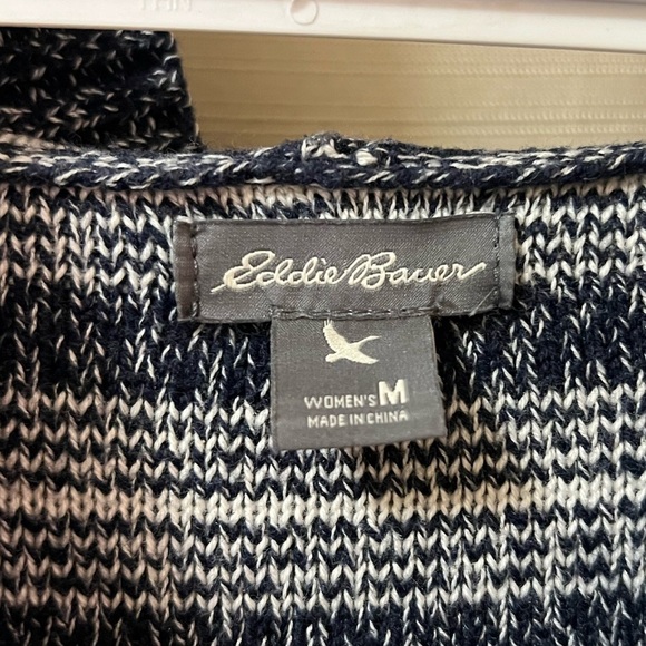 ⚫️ BOGO Eddie Bauer women’s hooded long sleeve comfortable top size medium - Picture 2 of 8